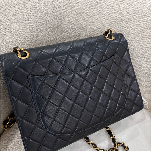 Authentic CHANEL MAXI JUMBO lambskin vintage 24k gold plated crossbody - Picture 5 of 16
